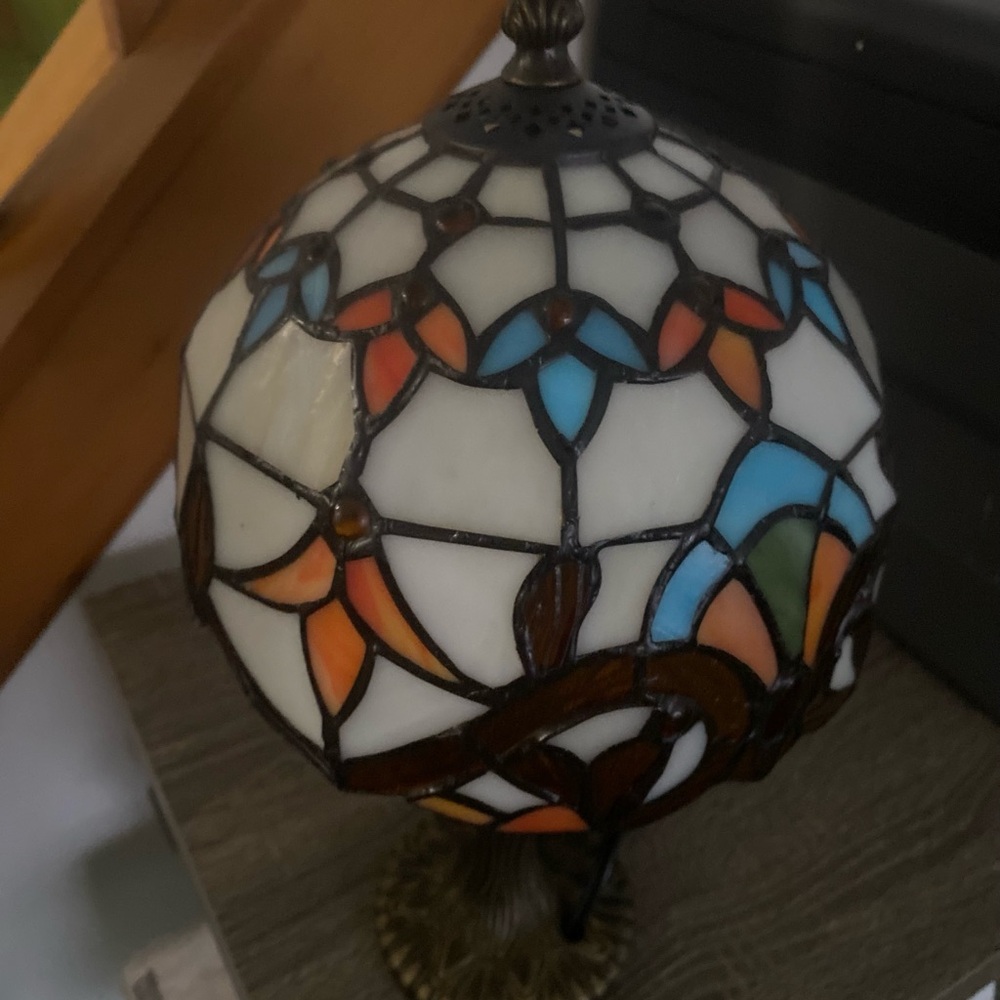 Perfect Gift/Housewarming Gift Pink Flower Lamp/new Stained Glass Bedside Light - Picture 12 of 12